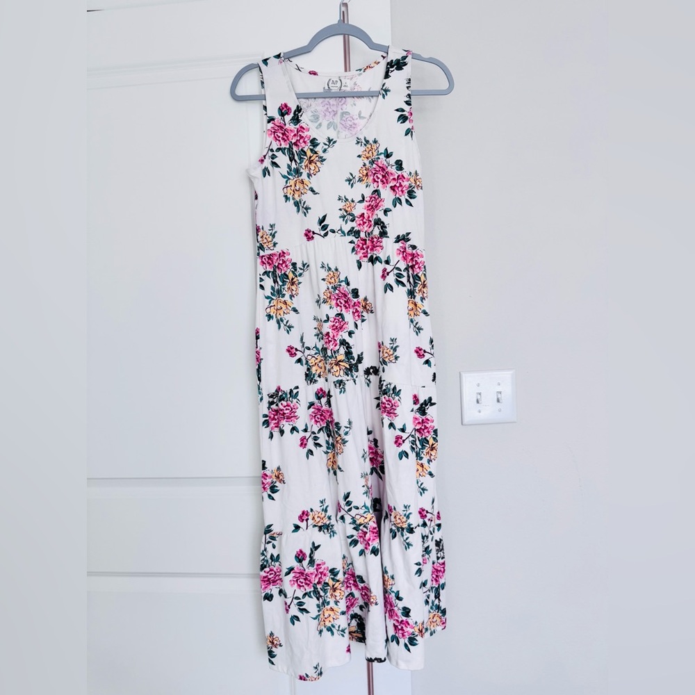 Floral Maxi Dress - Picture 3 of 9